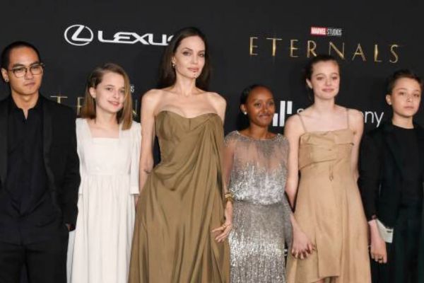 how many kids does angelina jolie have   